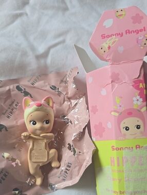 Sonny Angel Hipper Cherry Blossom Shiba Inu Mini Figure